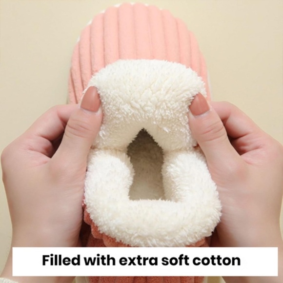 NWT Pluffi Women's Slipper Booties Cloud Cozy Plush Indoor Shoes Size 5.5 - Picture 3 of 6